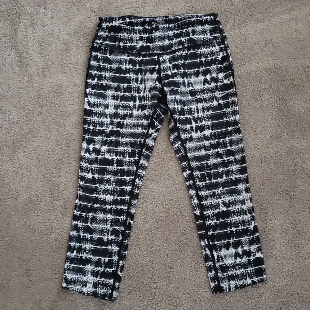 Nike capri leggings Sz M